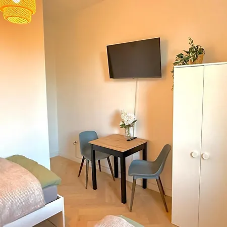 Apartment Bege